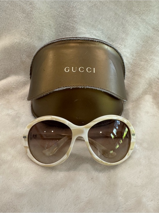 Gucci Accessories - Gucci Cream Tortoiseshell Round Oversized Sunglasses